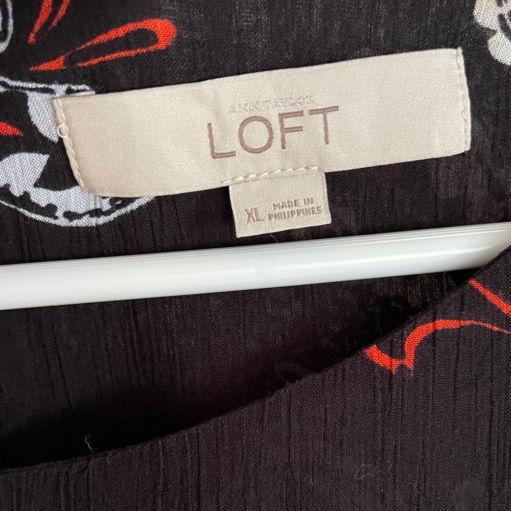 LOFT Black and Red Paisley Blouse - Picture 4 of 6